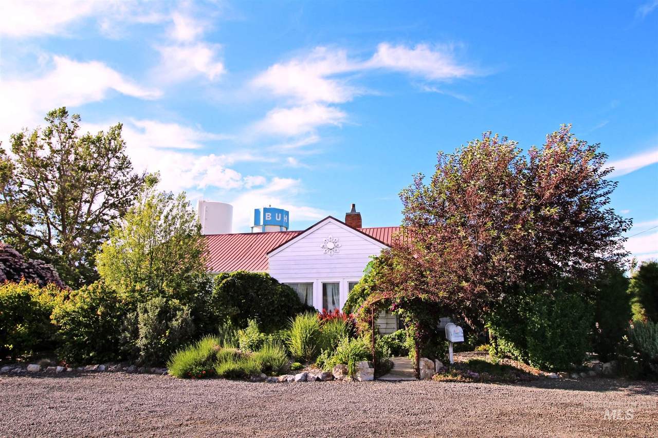 702 Hwy 30 E - Photo 1