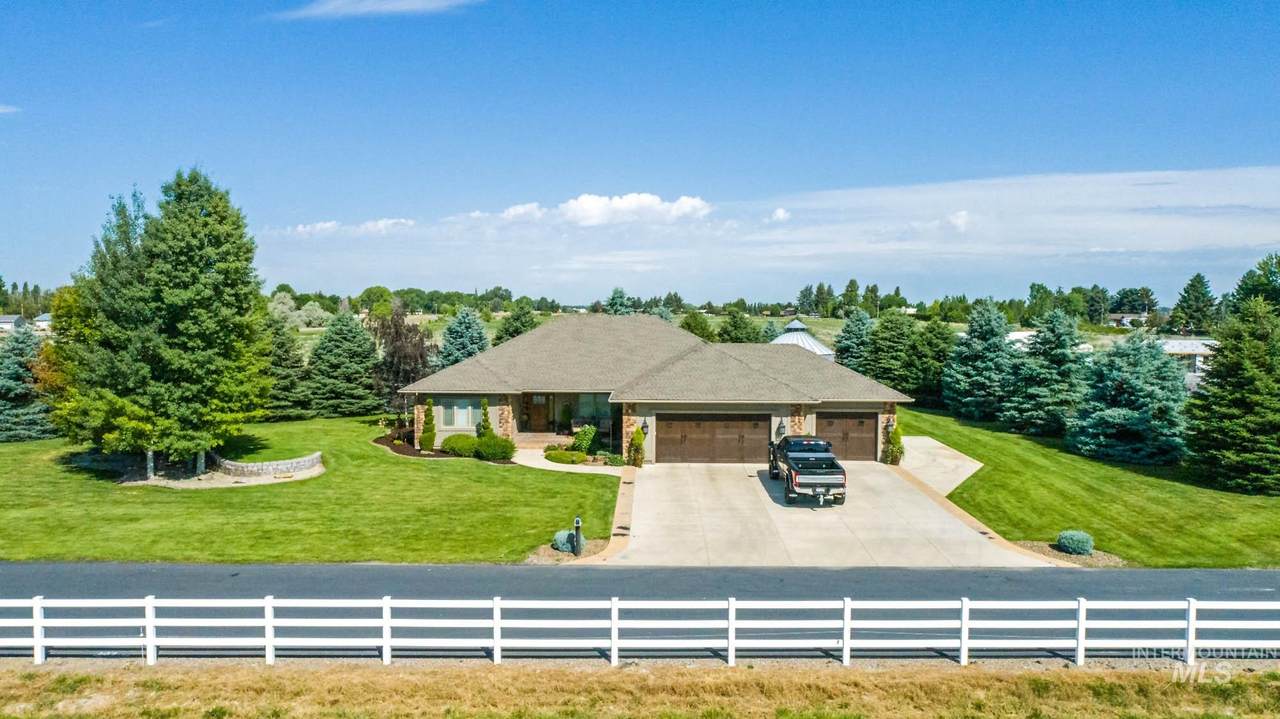 101 Churchill Dr - Photo 1