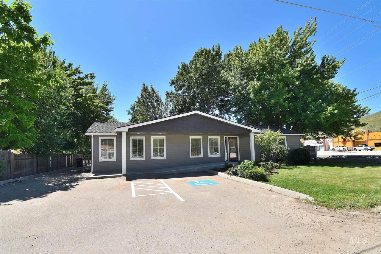 101 Locust Street - Photo 1