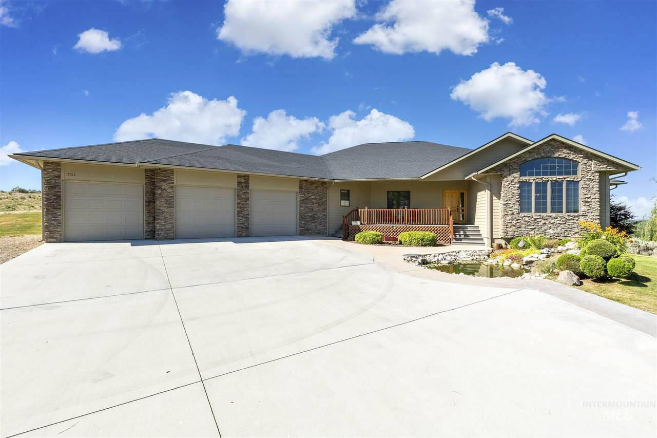 7517 Lonesome Wolf Way - Photo 1