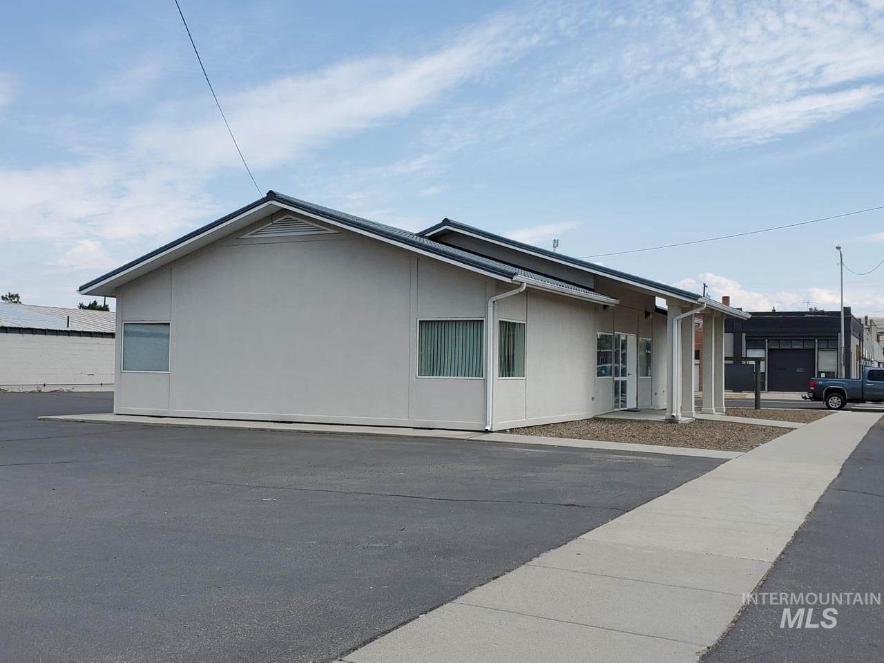 687 Center - Photo 1