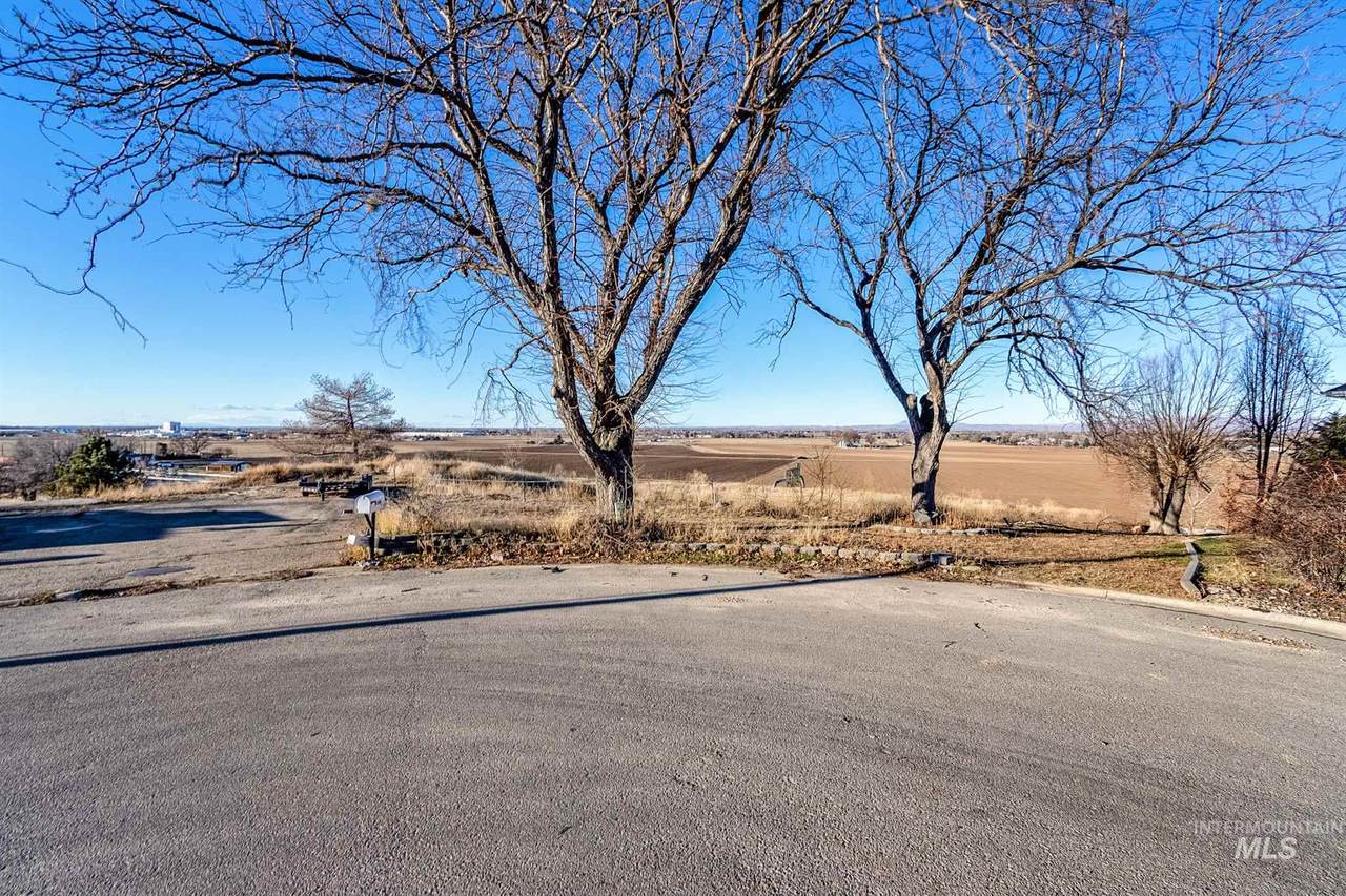 5990 View Dr - Photo 1