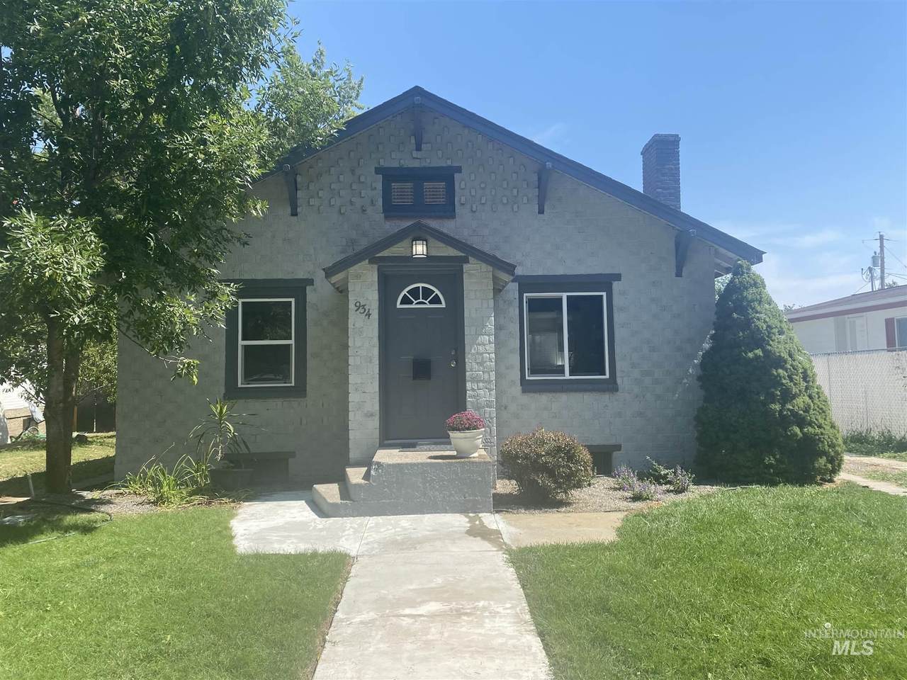 934 5th - Photo 1