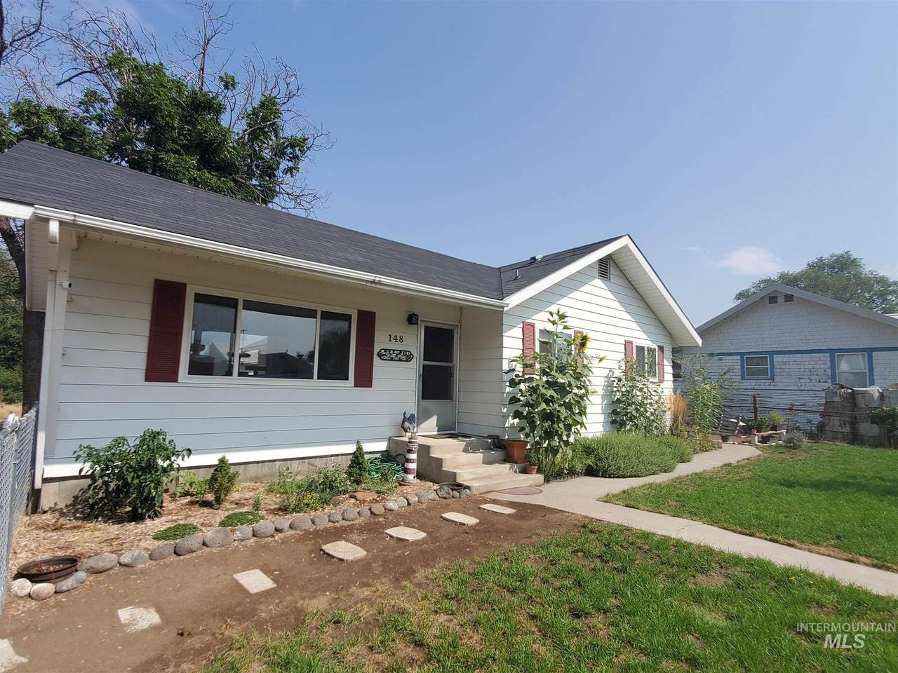 148 3rd Ave - Photo 1