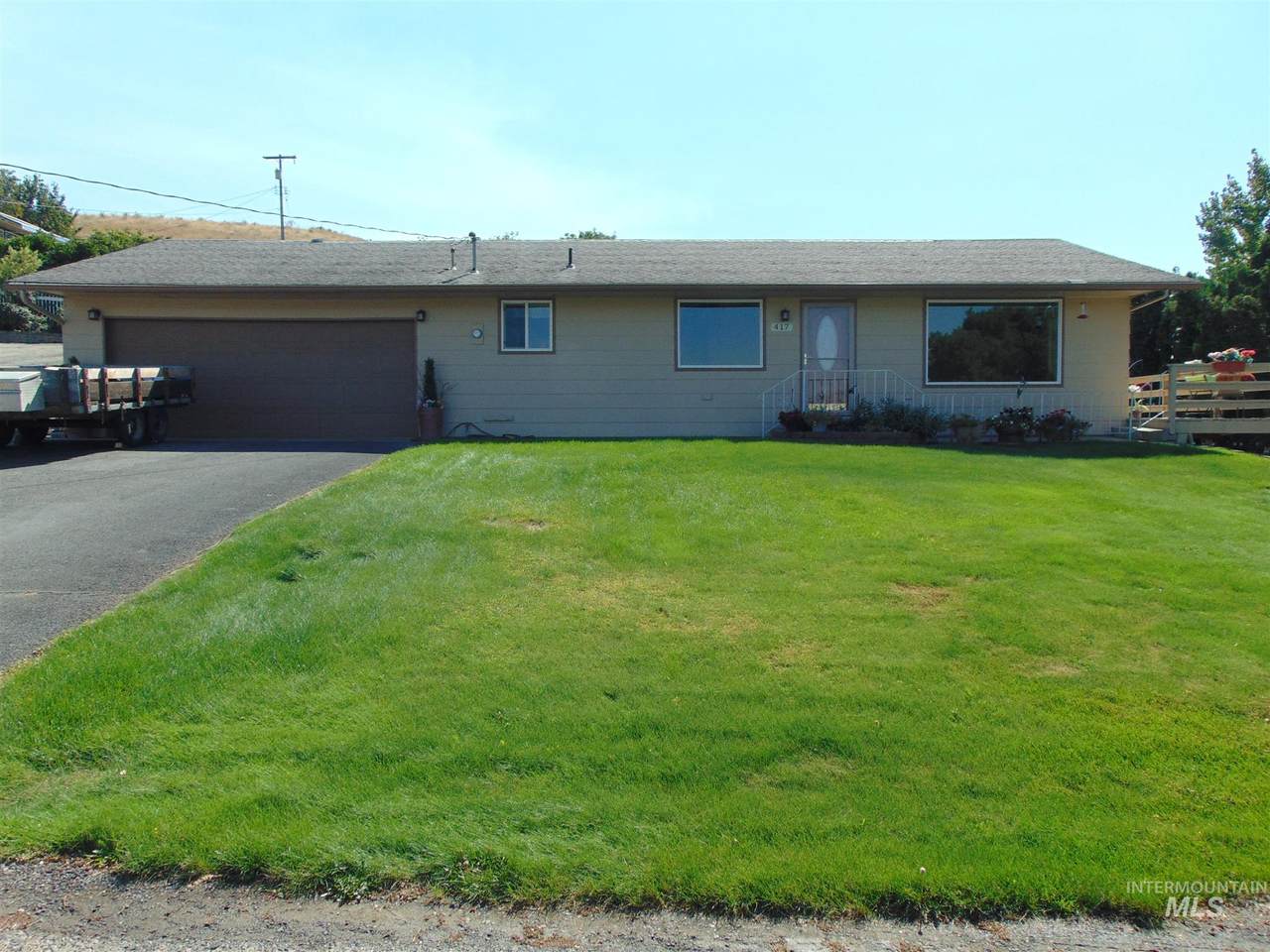 417 Riverview Dr - Photo 1