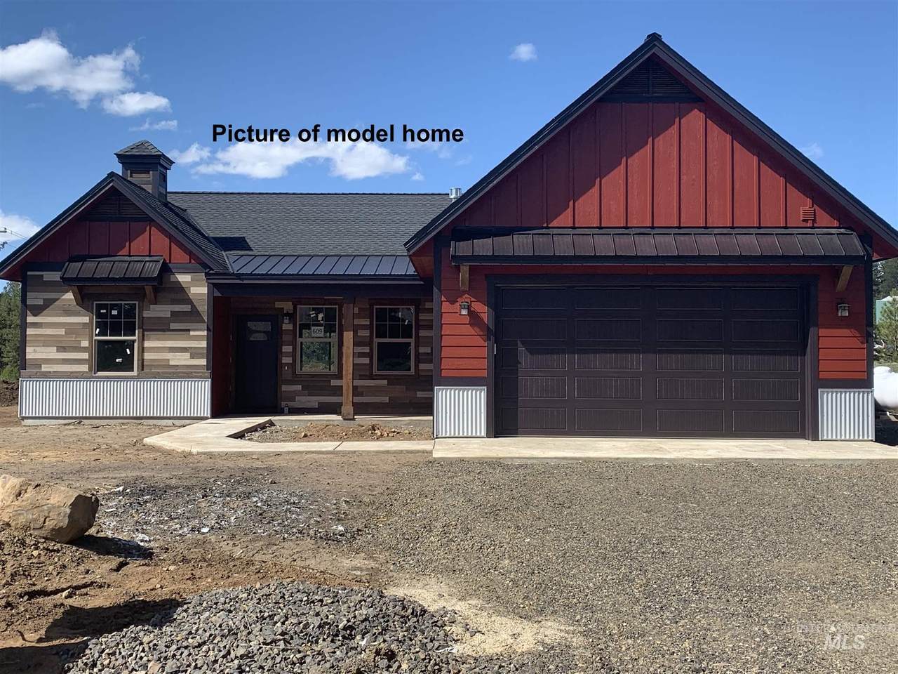 655 Douglas - Photo 1
