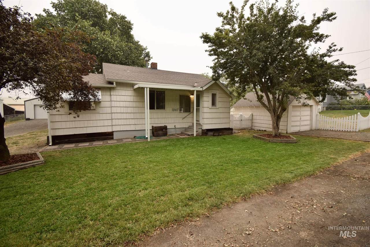 1047 Francis St. - Photo 1