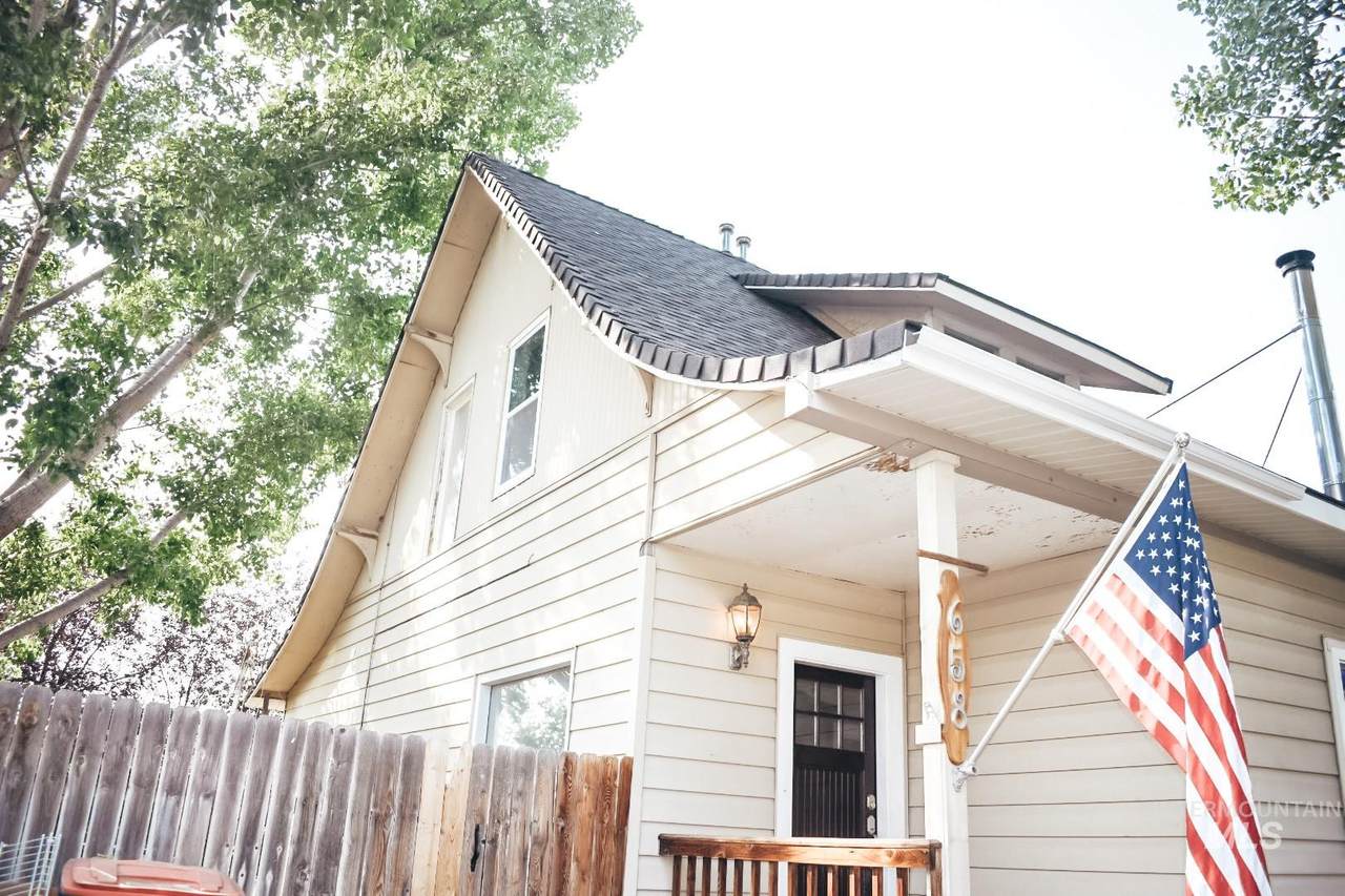 658 Ping Court - Photo 1