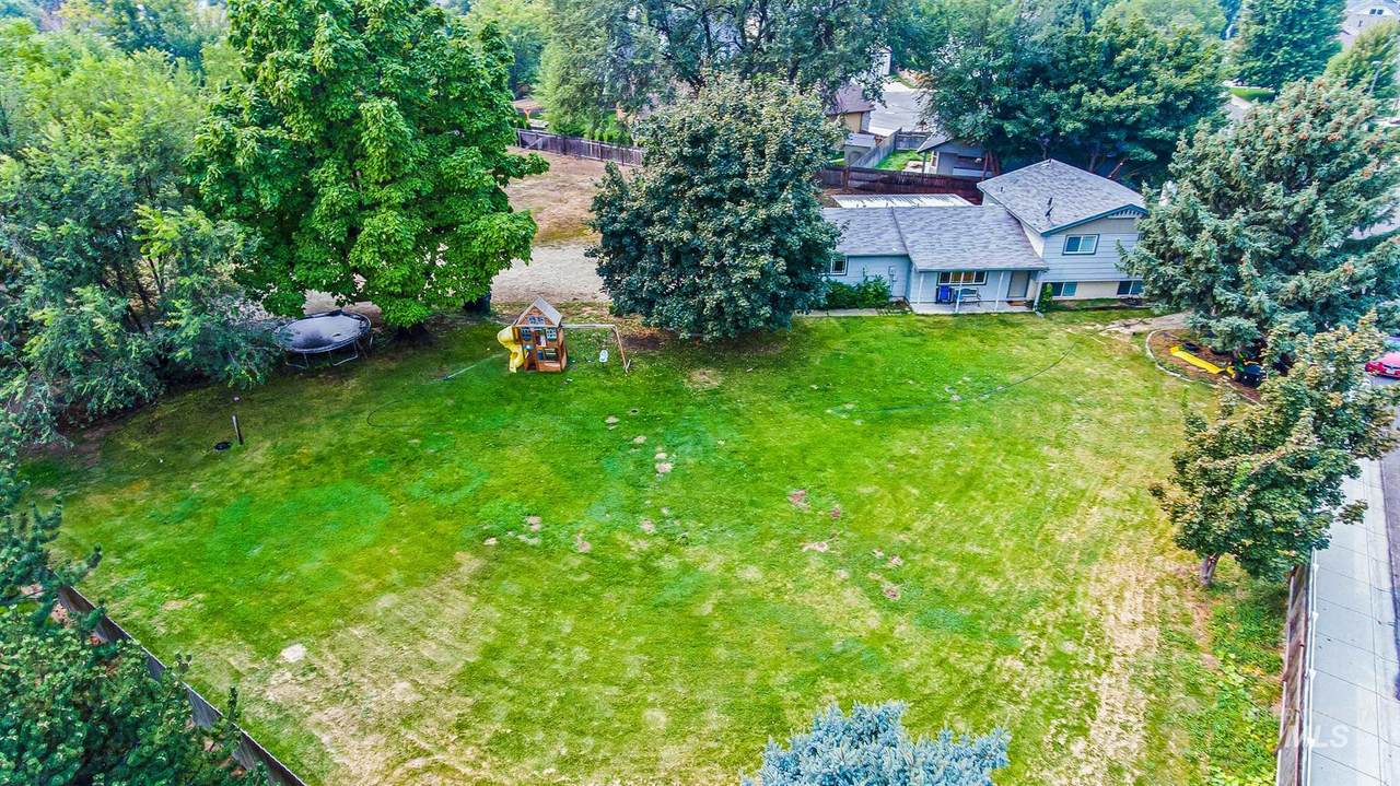 2835 N Meridian Rd - Photo 1