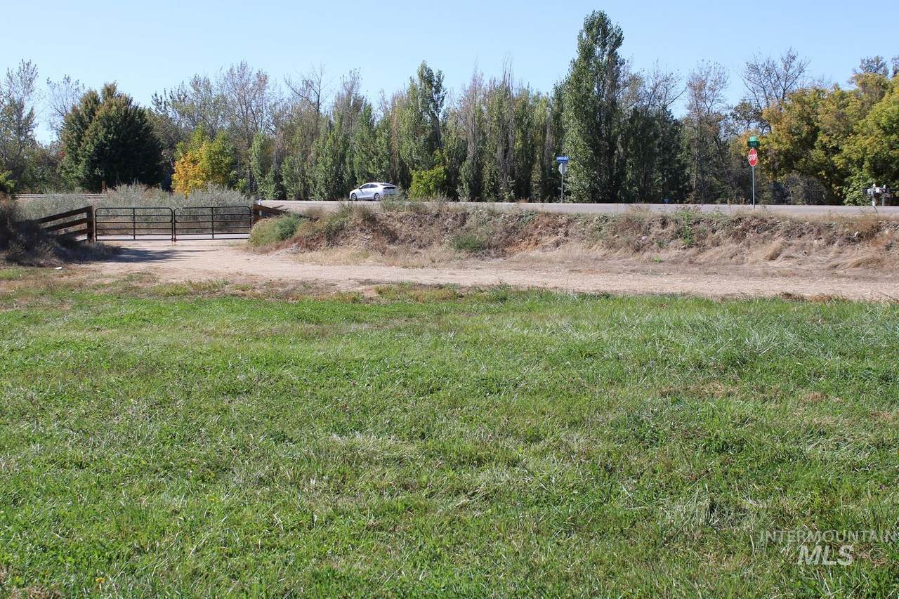 1133 Main St. - Photo 1