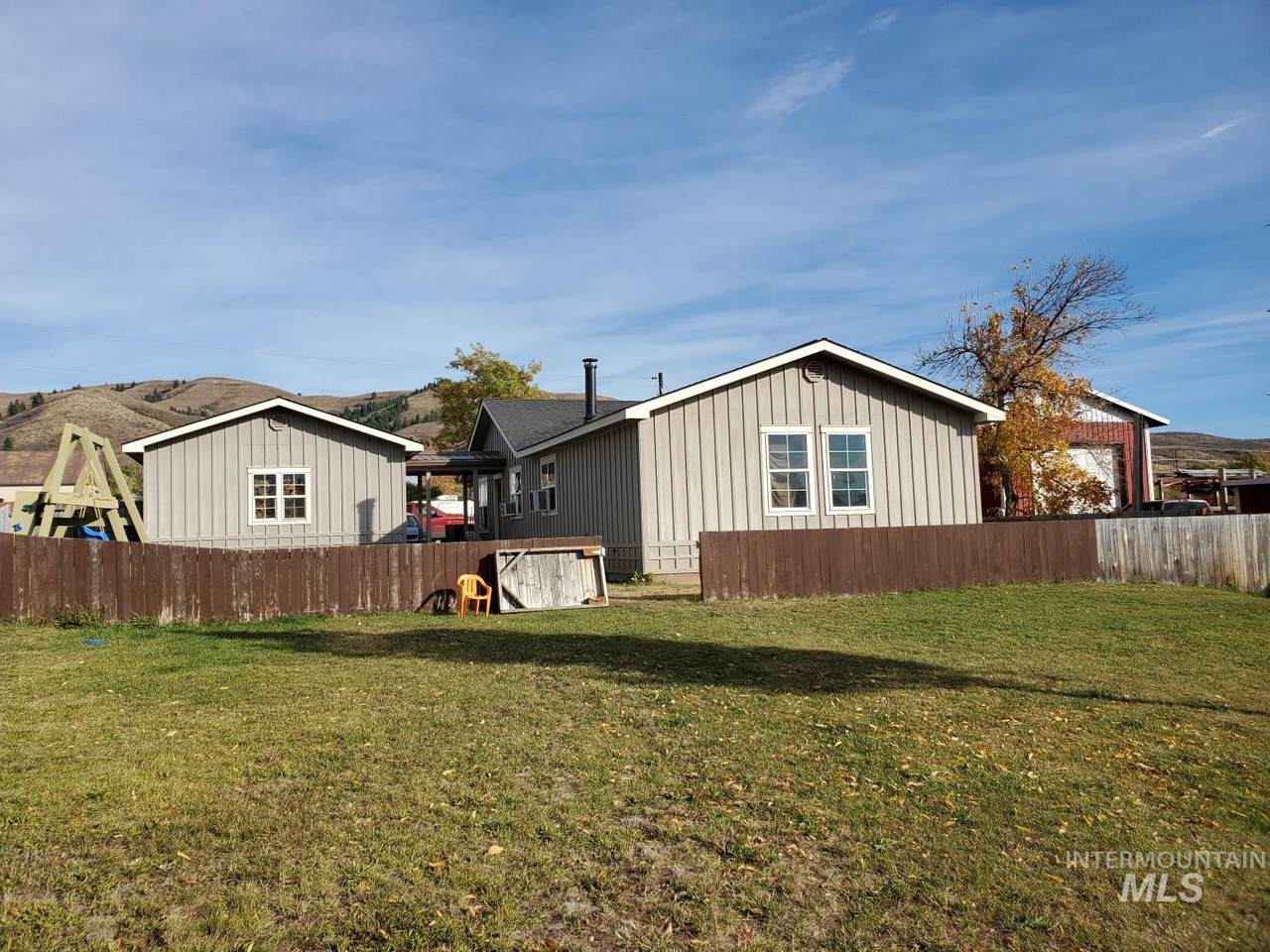 307 Fairfield - Photo 1
