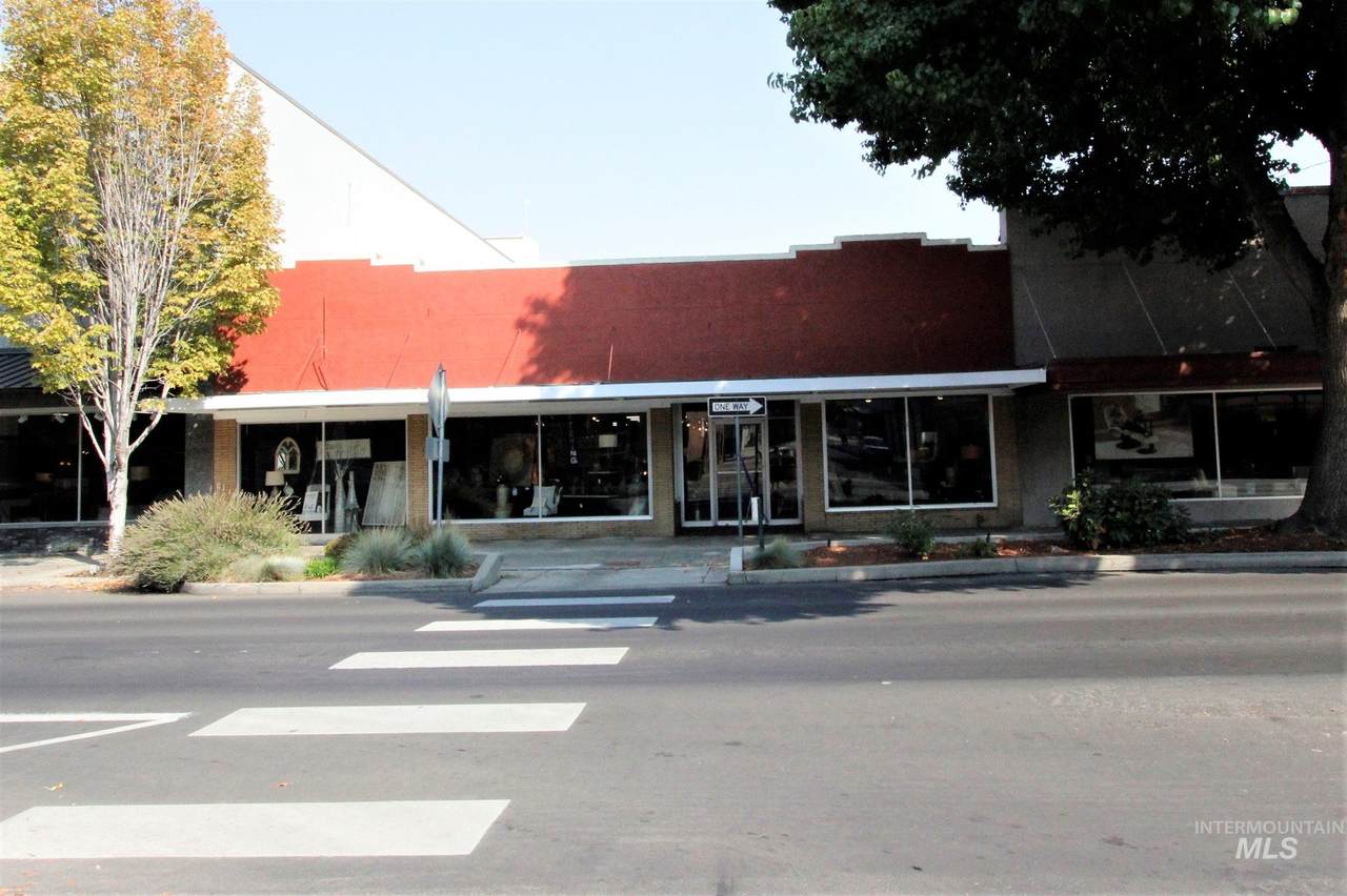 821 Main St - Photo 1