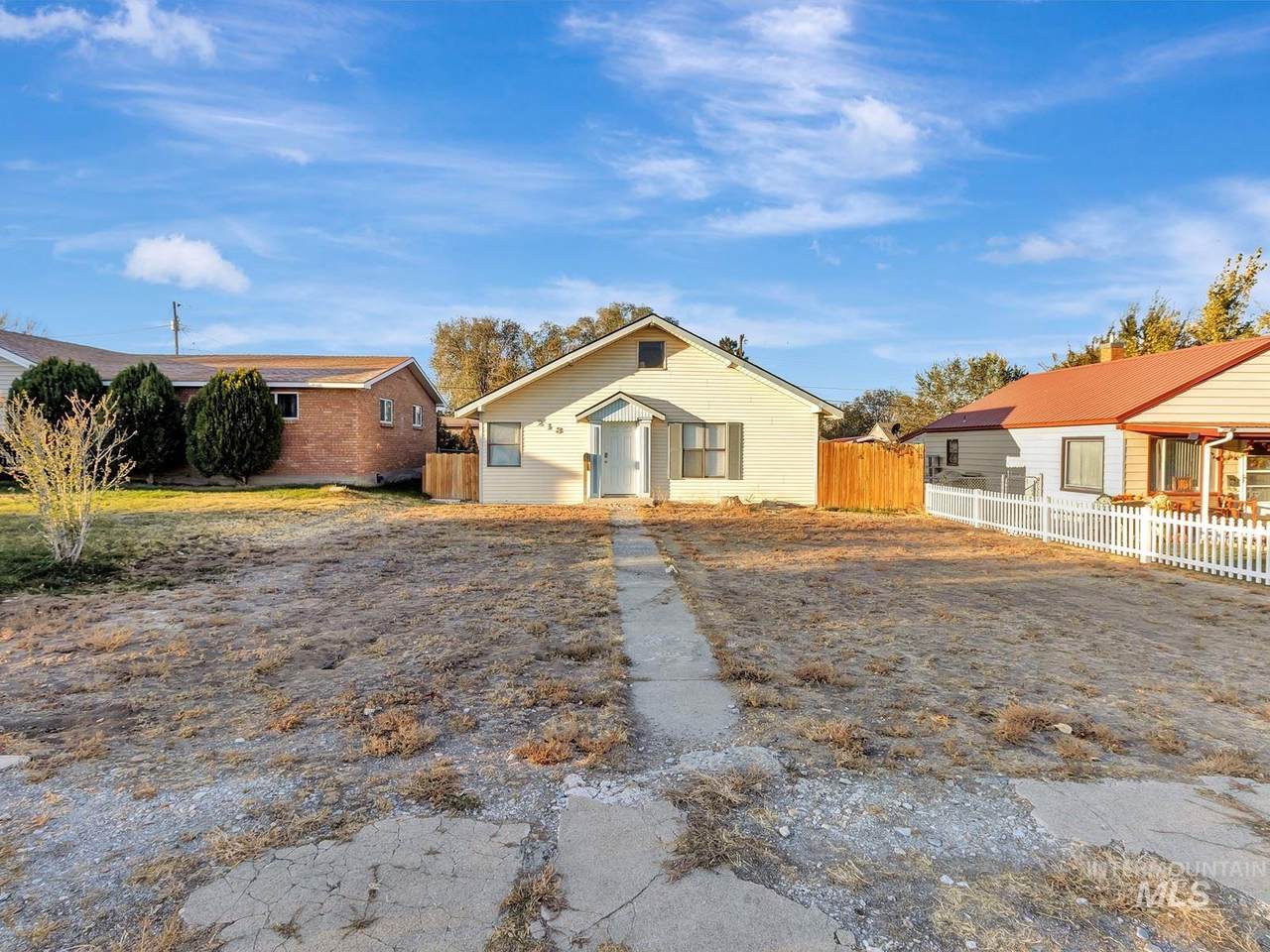 213 13th Avenue North - Photo 1