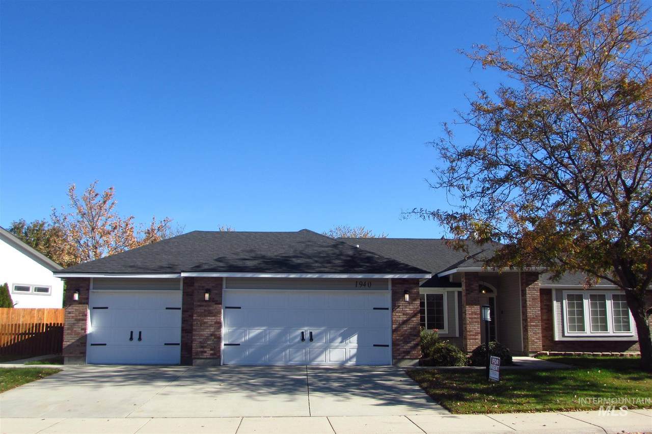 1940 Aronmink Way - Photo 1