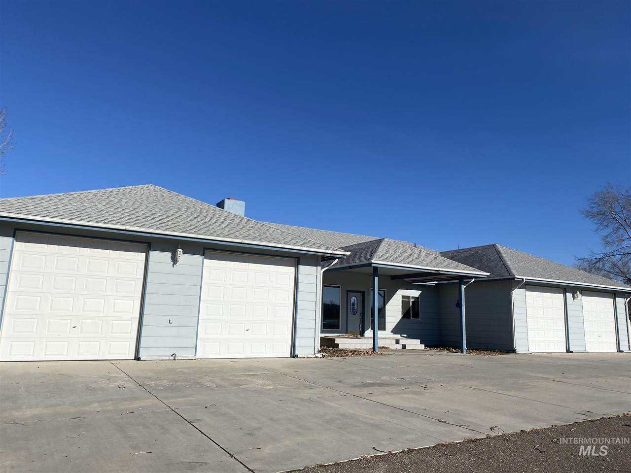 392 Elliott Dr - Photo 1