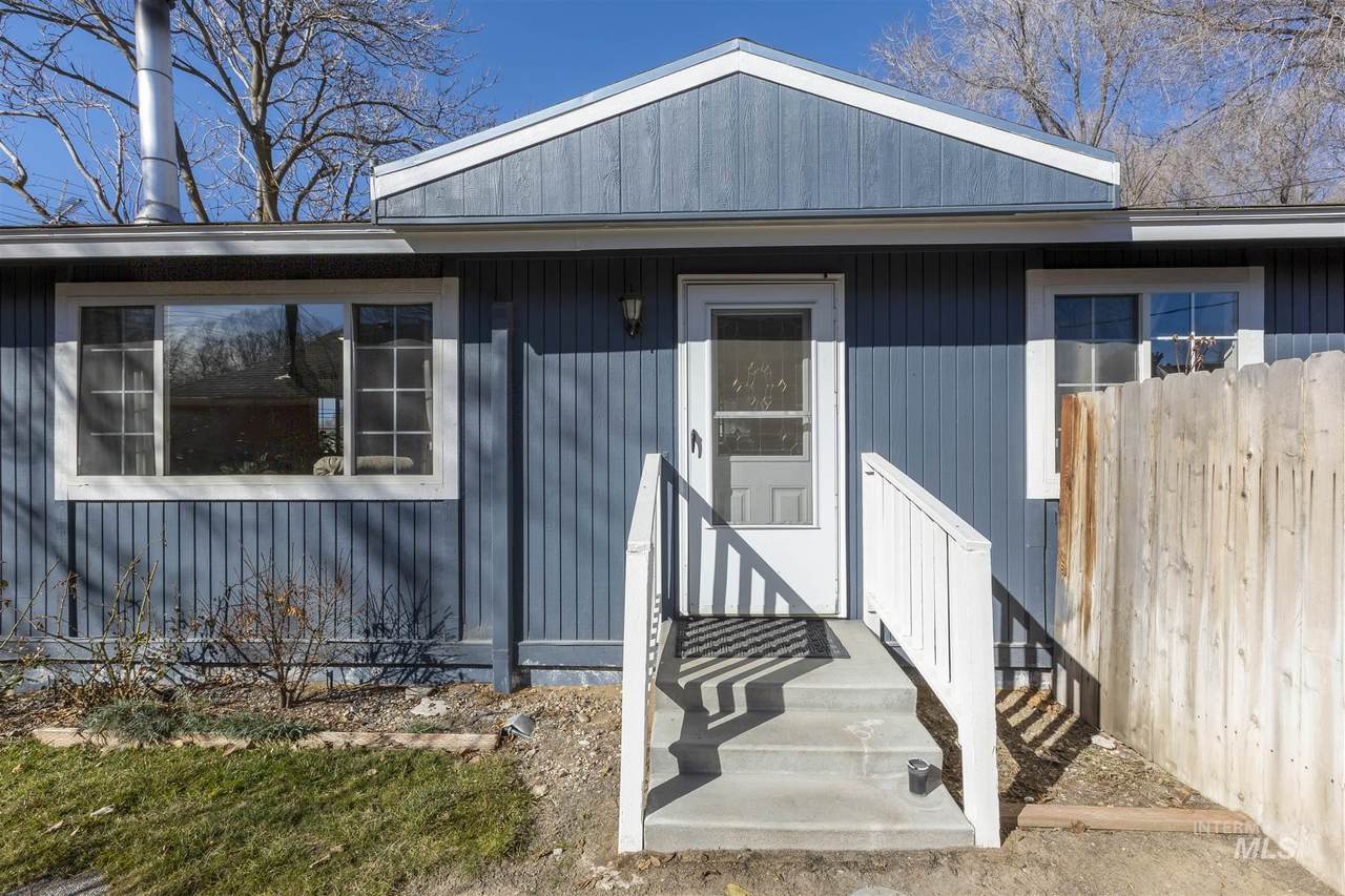 120 N 5th St - Photo 1