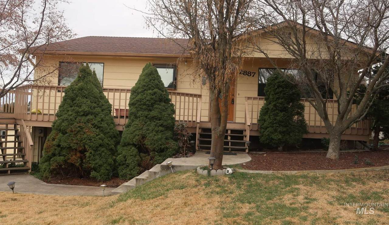2887 Knollcrest Drive - Photo 1