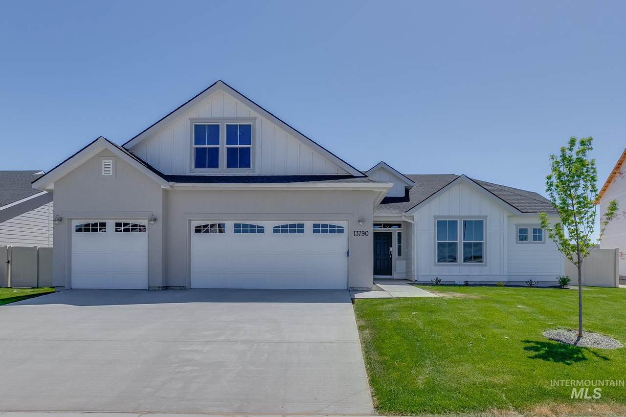 13141 Coquille River Ave - Photo 1