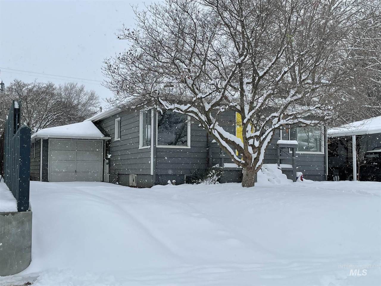 1516 15th Avenue - Photo 1