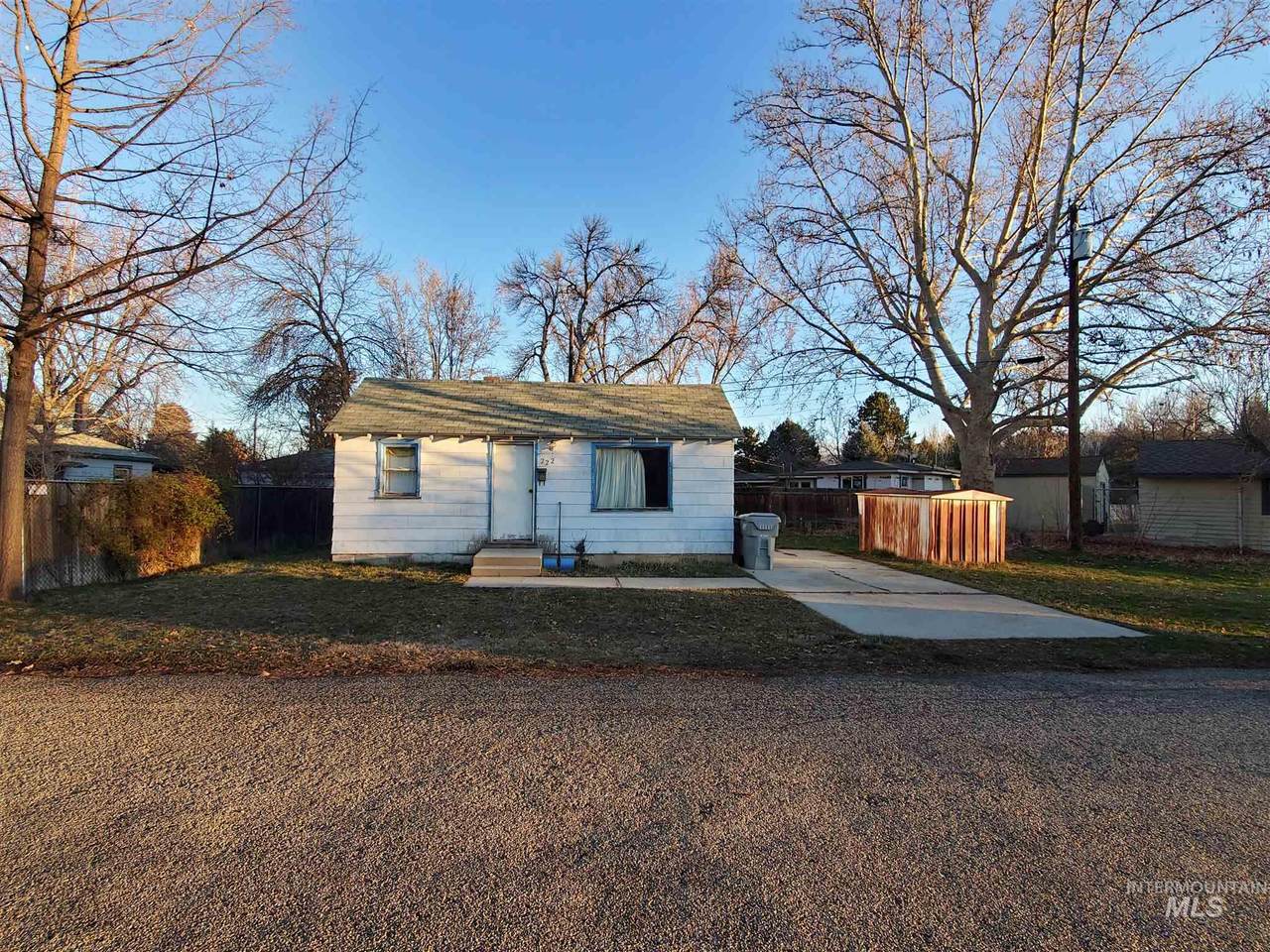222 Chester Dr - Photo 1