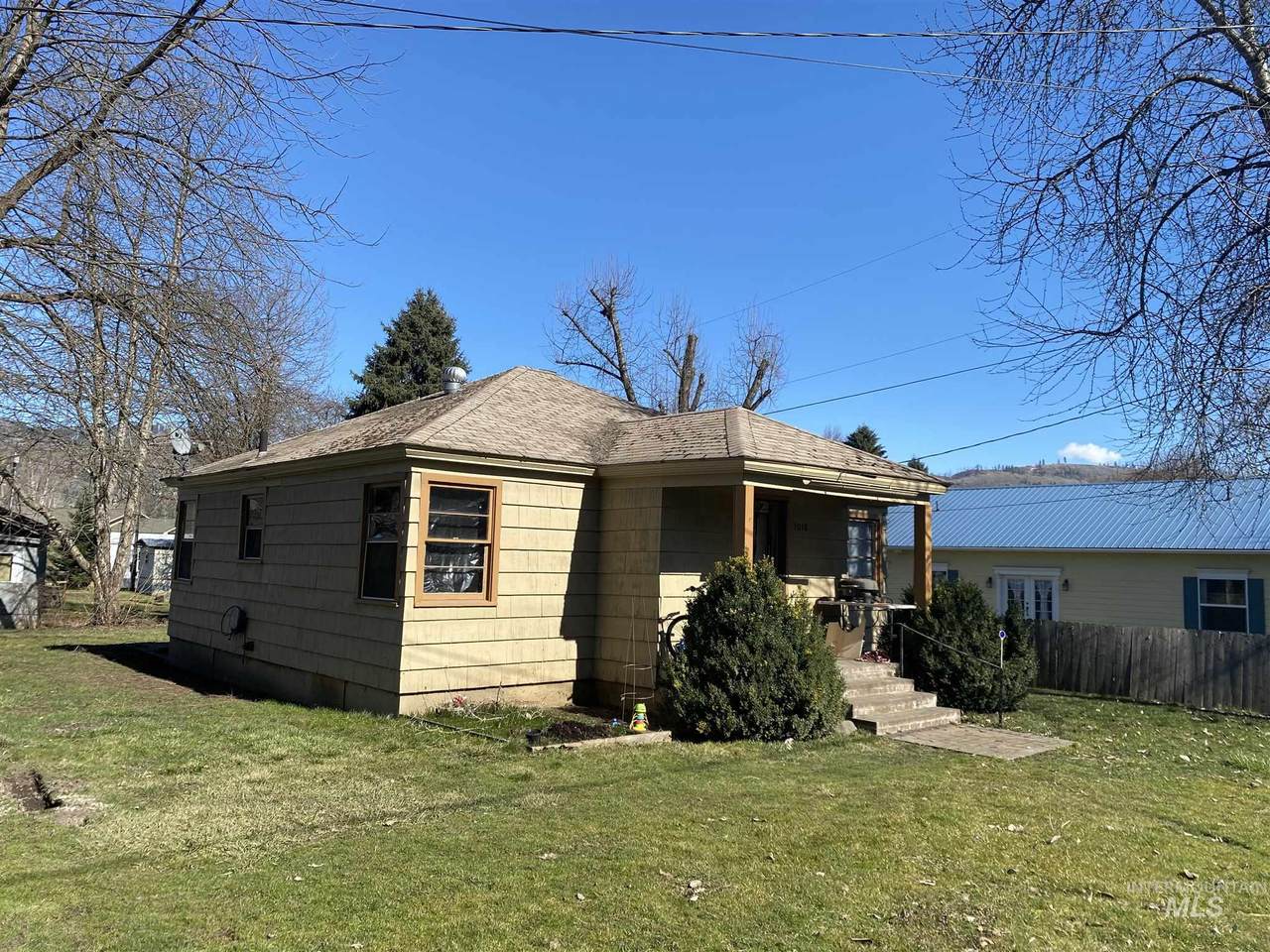 1018 3rd Street - Photo 1