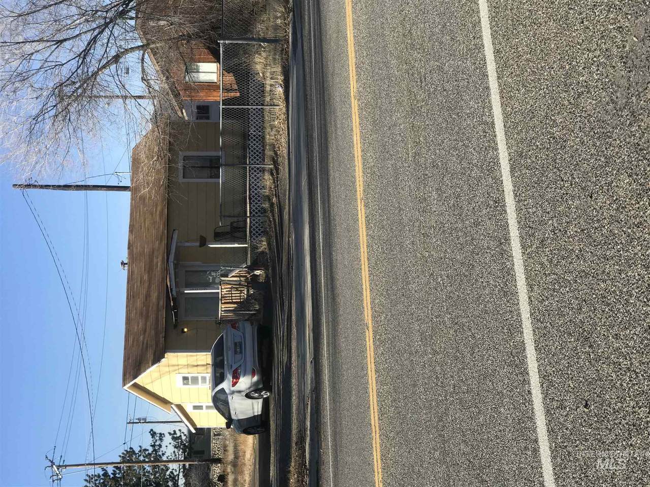 1009 Broadway Ave N - Photo 1