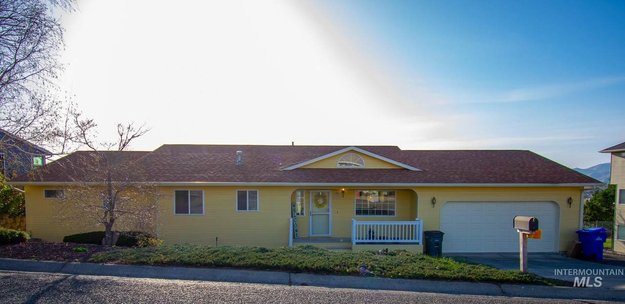 3860 Country Club Dr. - Photo 1