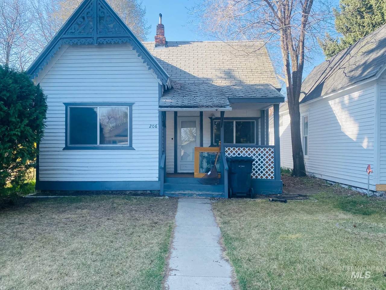 206 C Street - Photo 1