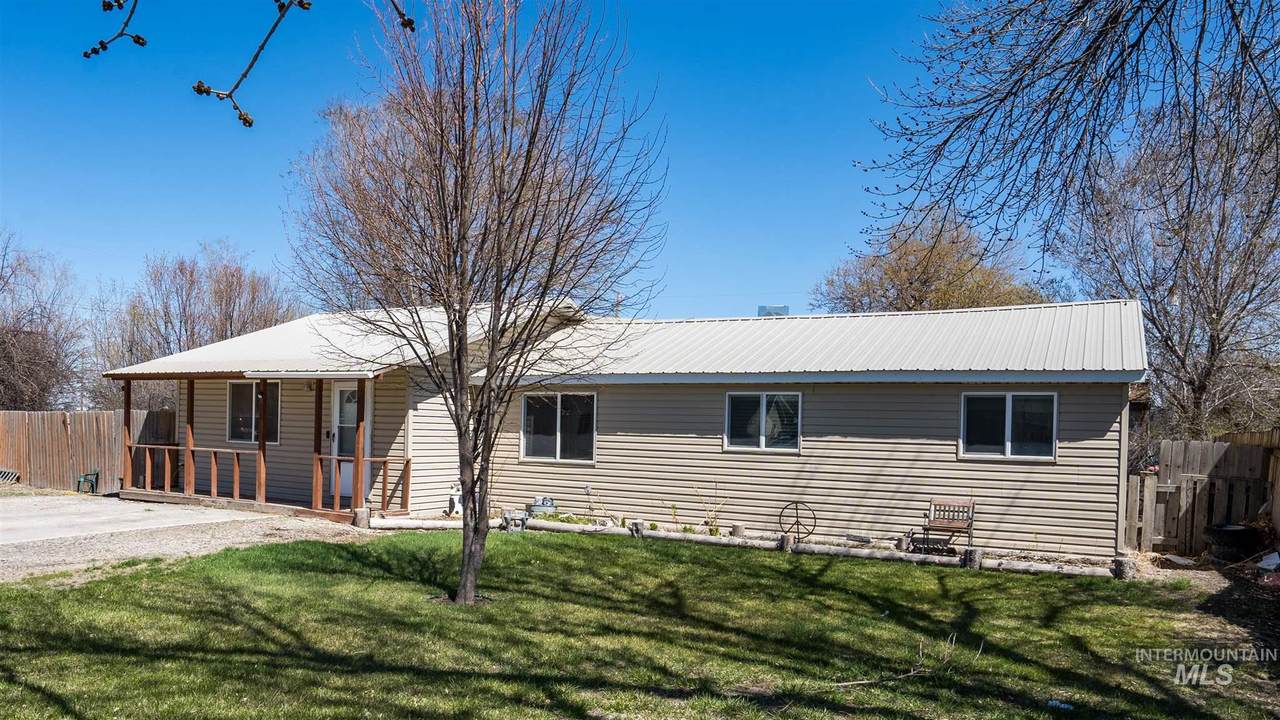 527 Conant - Photo 1