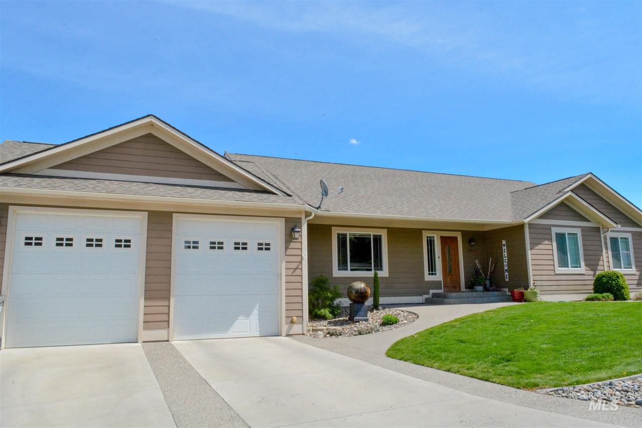 2561 Grandview Drive - Photo 1