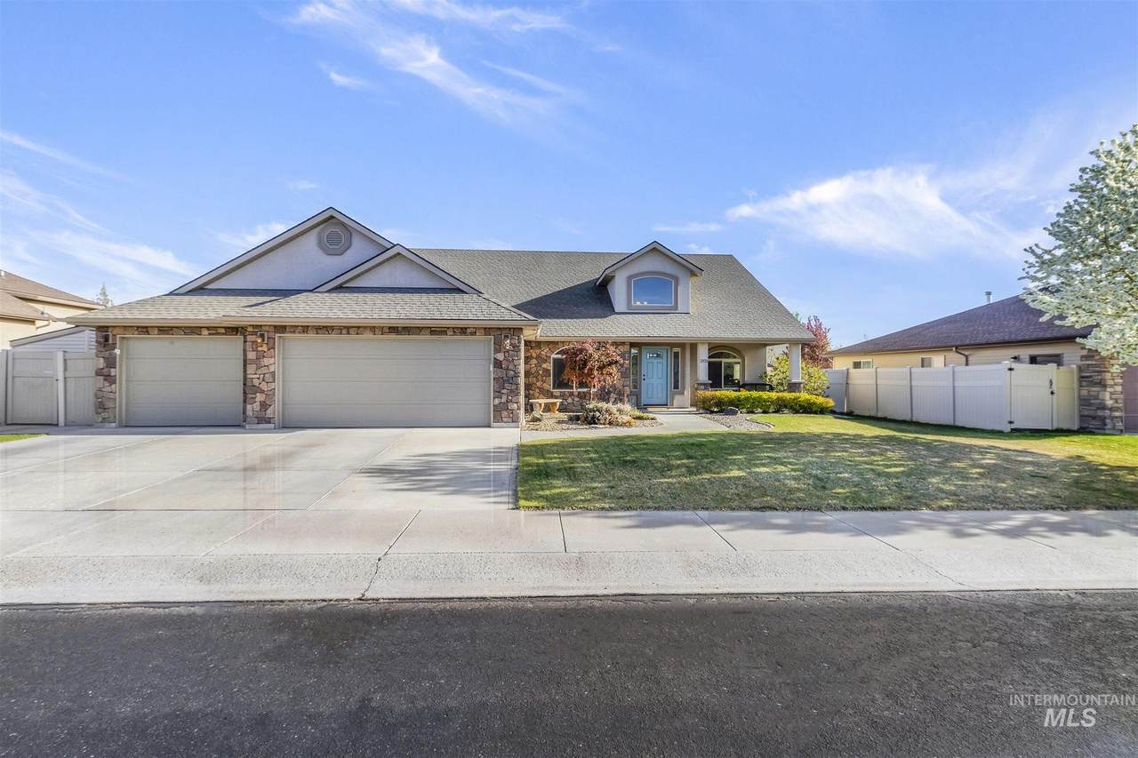 2121 Settlers Ln - Photo 1