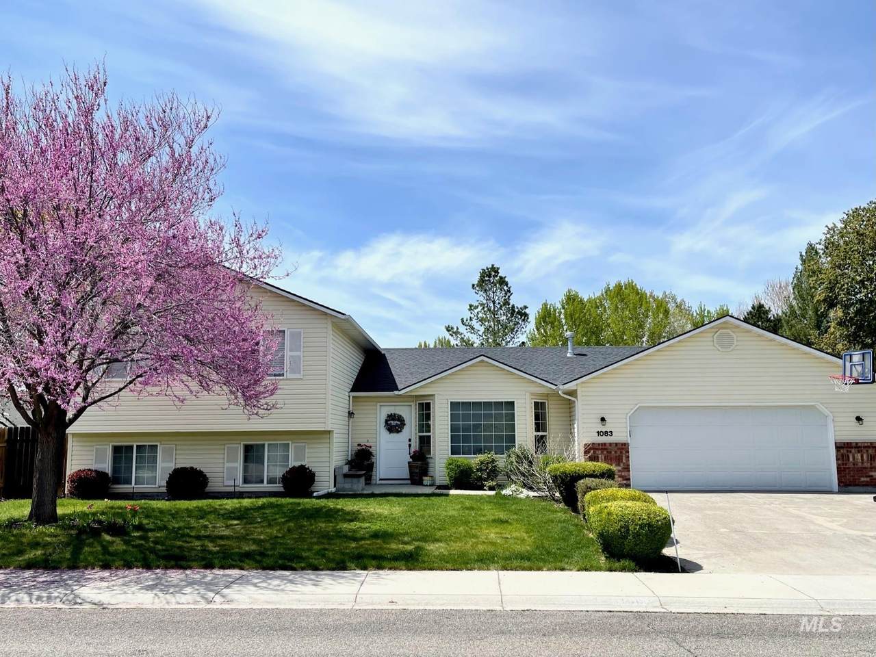 1083 N Haven Cove Ave - Photo 1