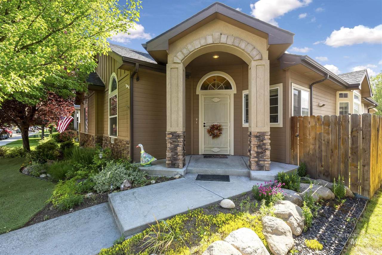 4739 Silvermaple Ave - Photo 1