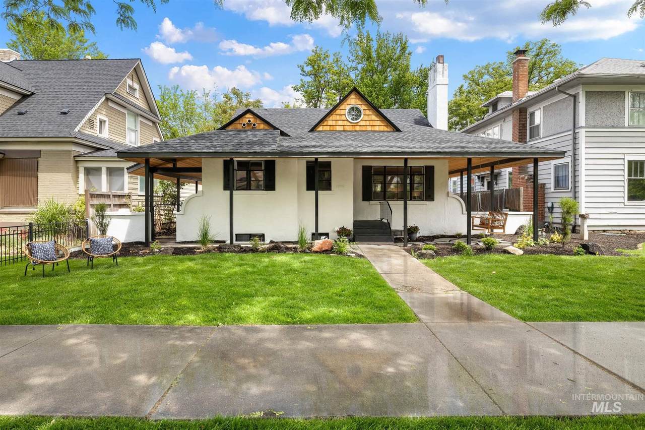 920 Fort Street - Photo 1