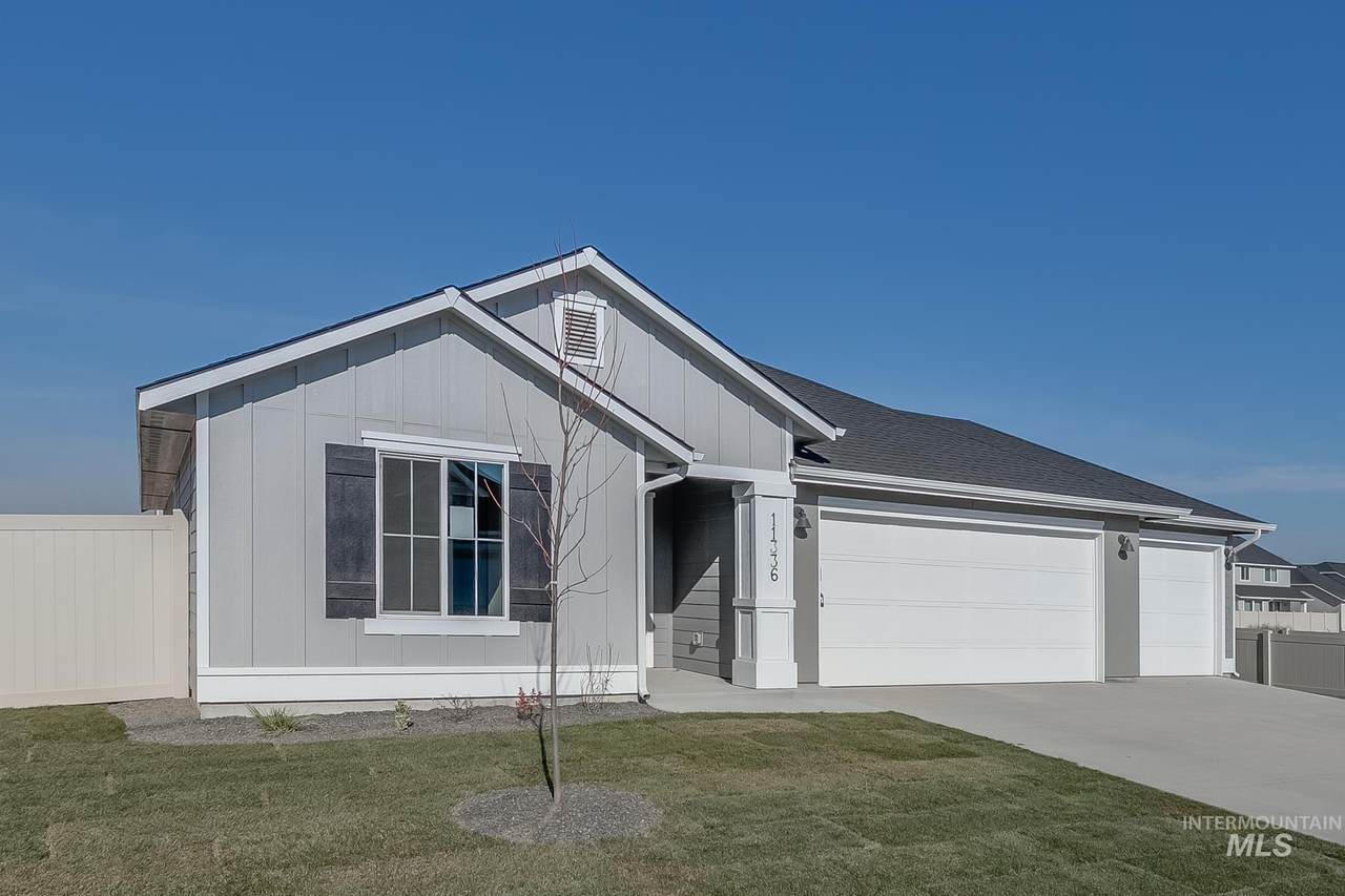 3123 Moonshadow Ave - Photo 1
