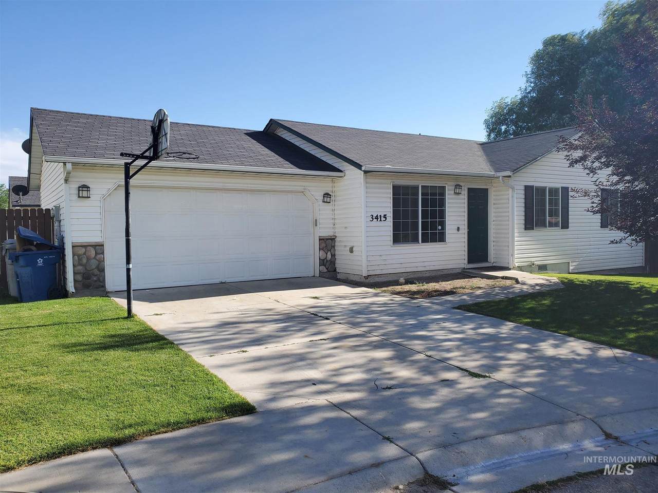 3415 Sir Patrick Ct - Photo 1