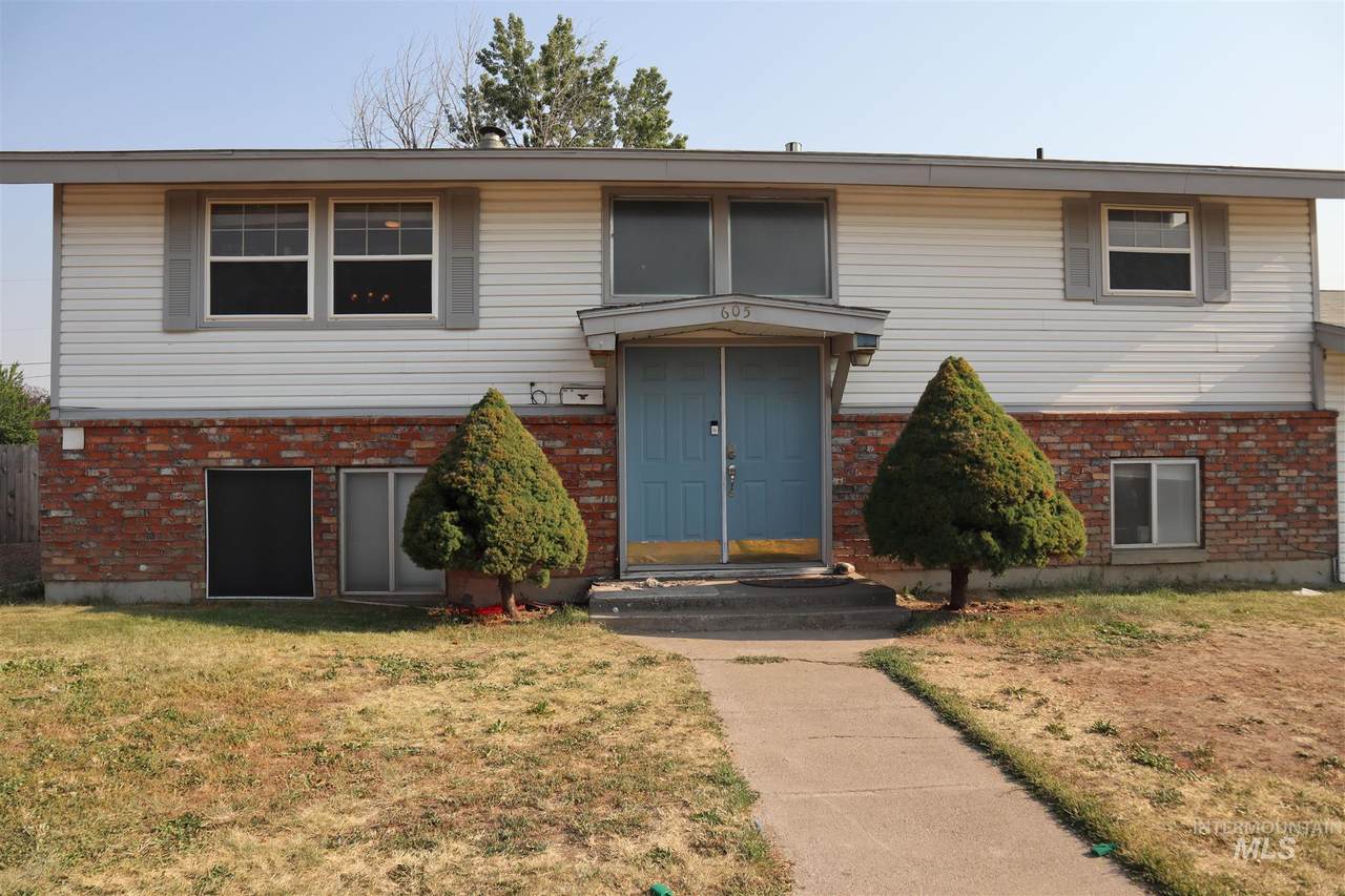 605 15TH - Photo 1