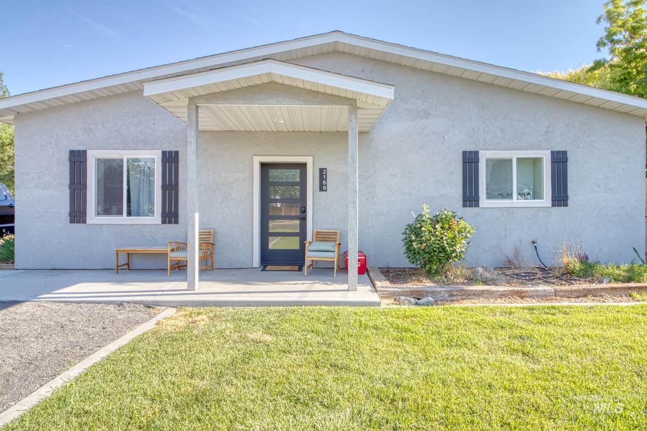 2169 Elizabeth - Photo 1