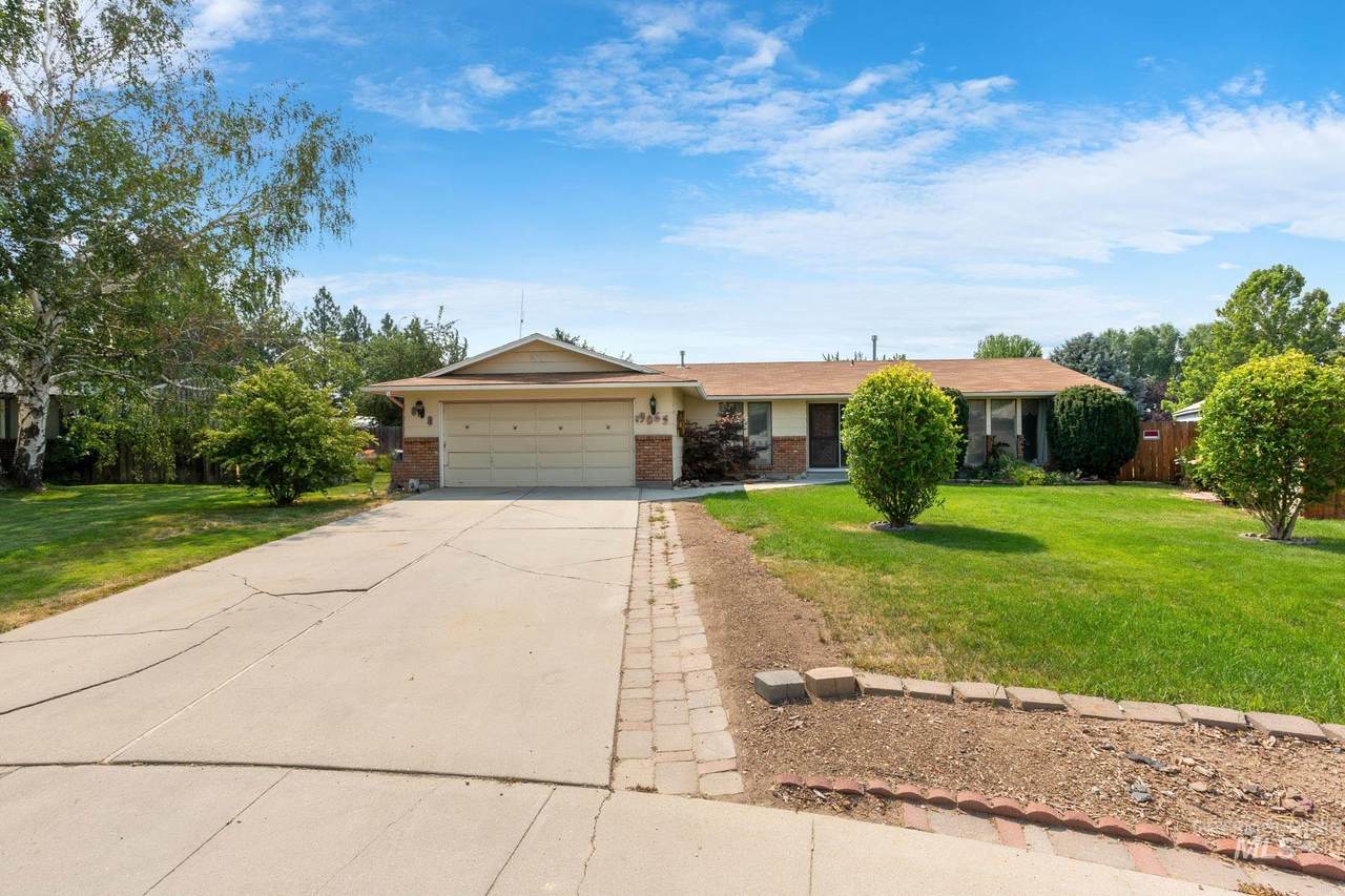 9065 Laguna Ct - Photo 1