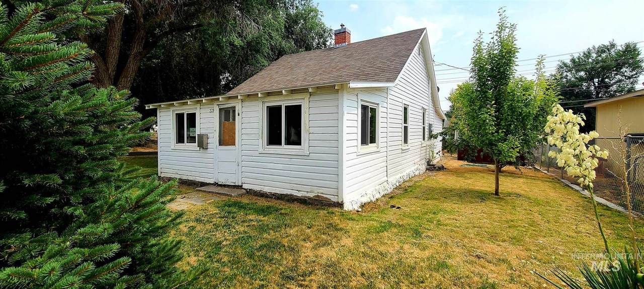 229 E Ave F - Photo 1