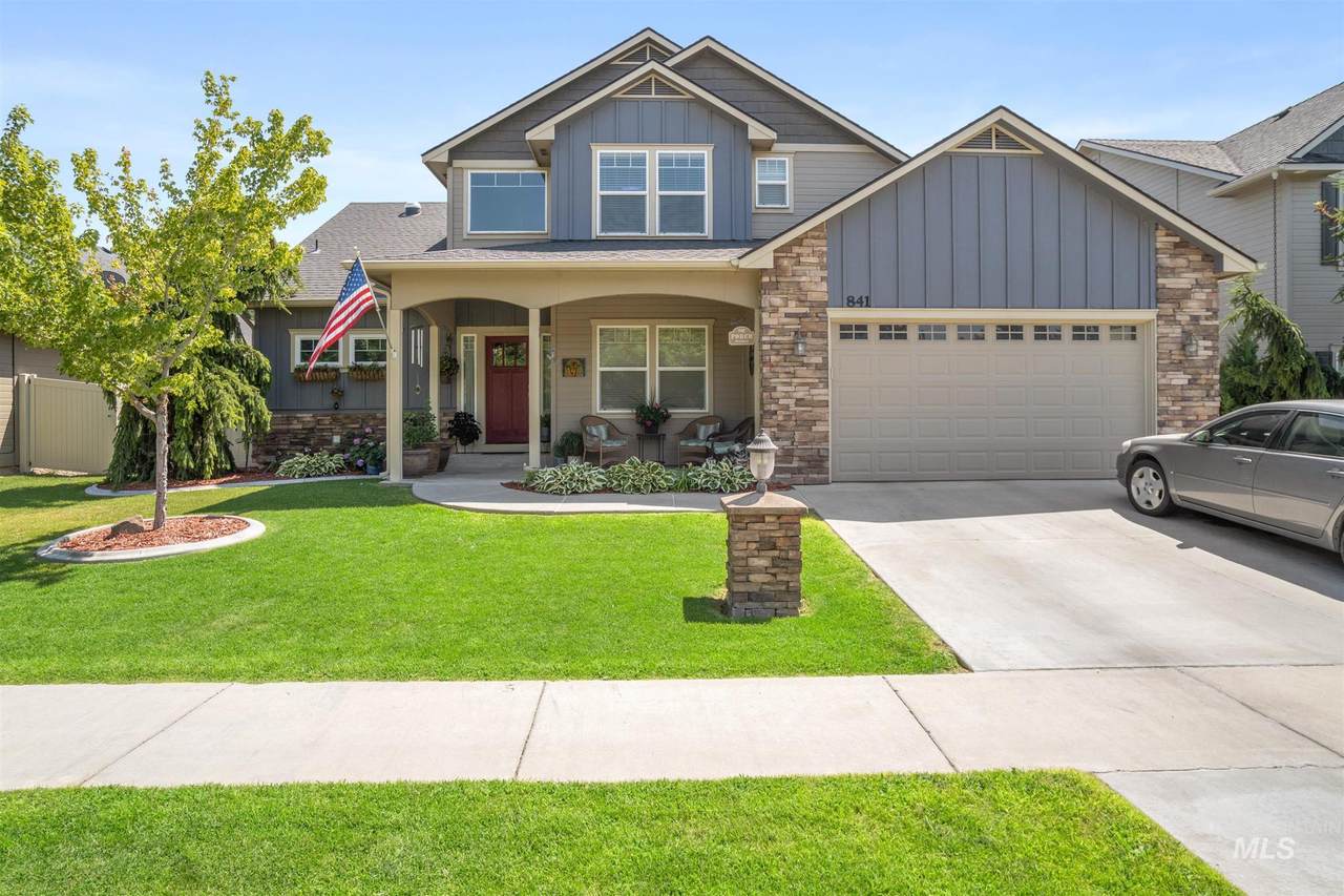 841 Heather Woods - Photo 1
