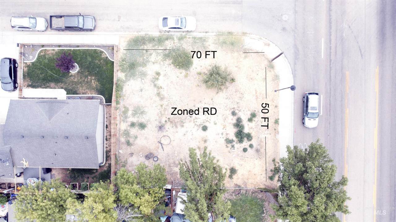 323 16th Ave North - Photo 1