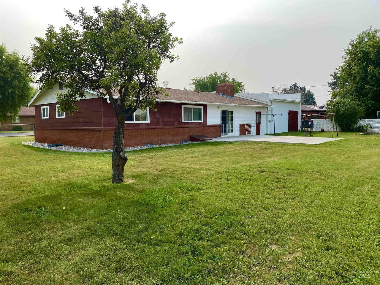 2233 Mona Avenue - Photo 1