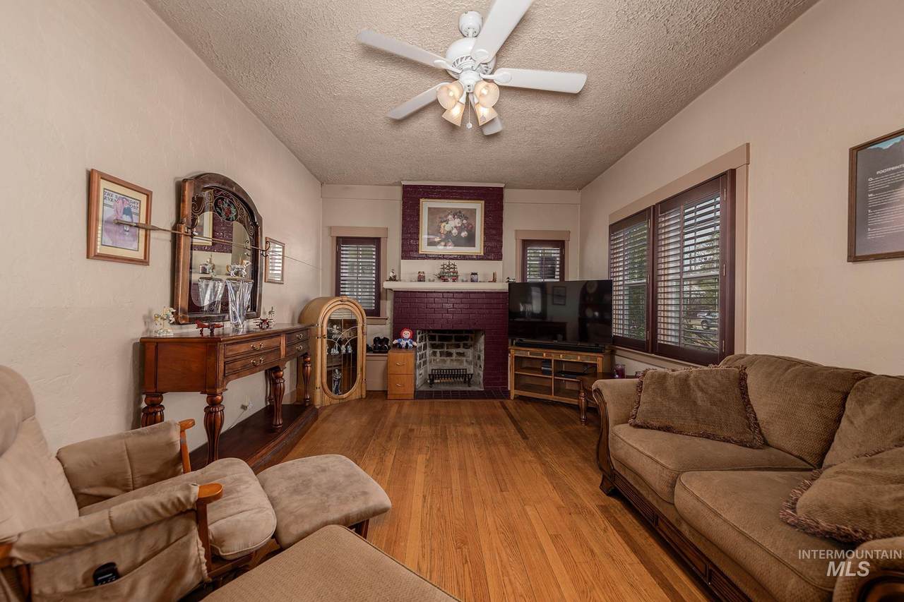 429 Main - Photo 1