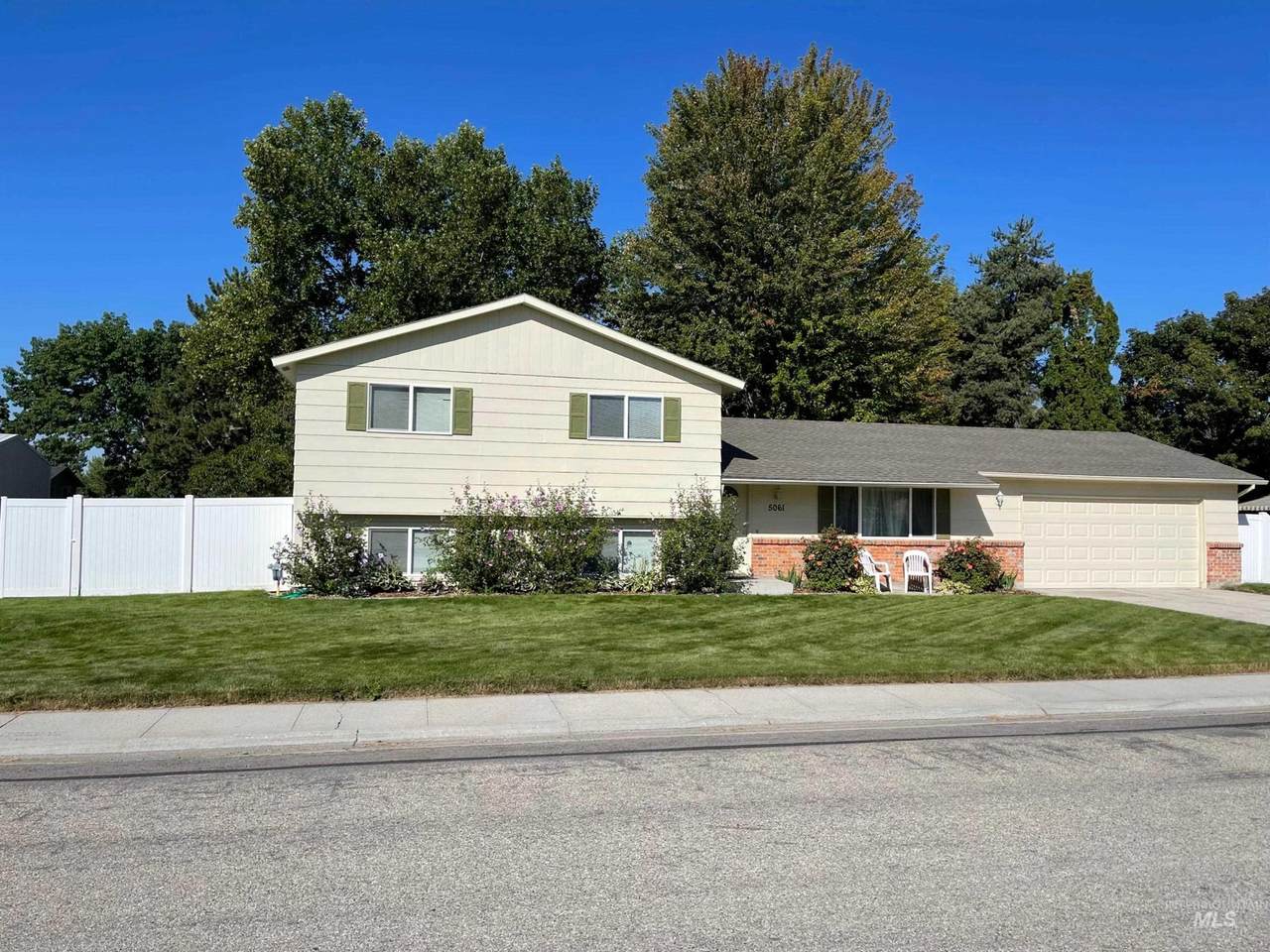 5061 S. Seminole Pl - Photo 1