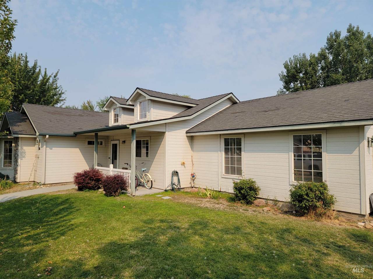 188 Pacific Ave - Photo 1