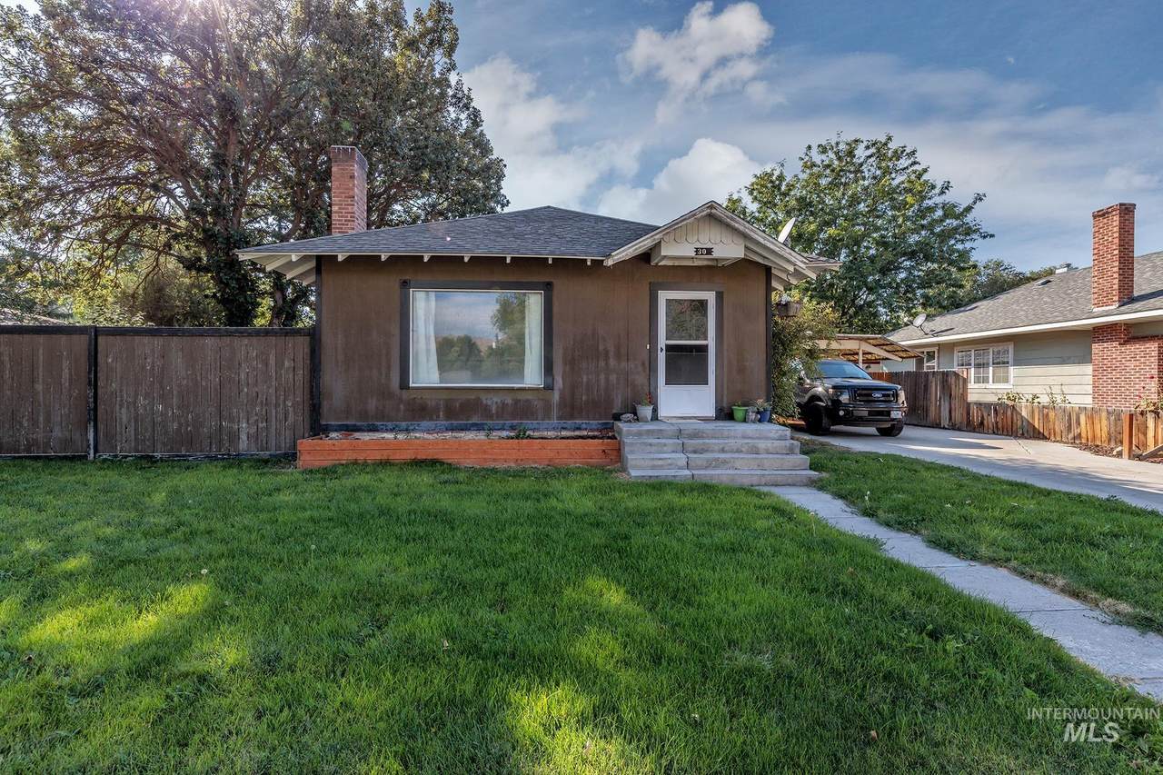 305 Smith St S - Photo 1