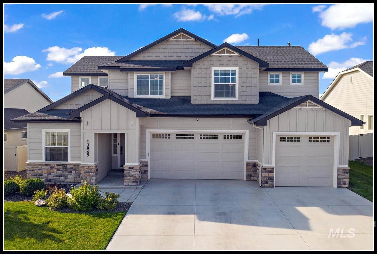 13867 Salita St. - Photo 1