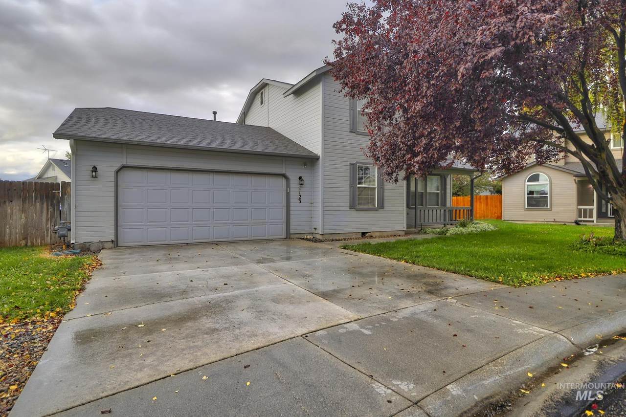 1123 W Bird Ave - Photo 1