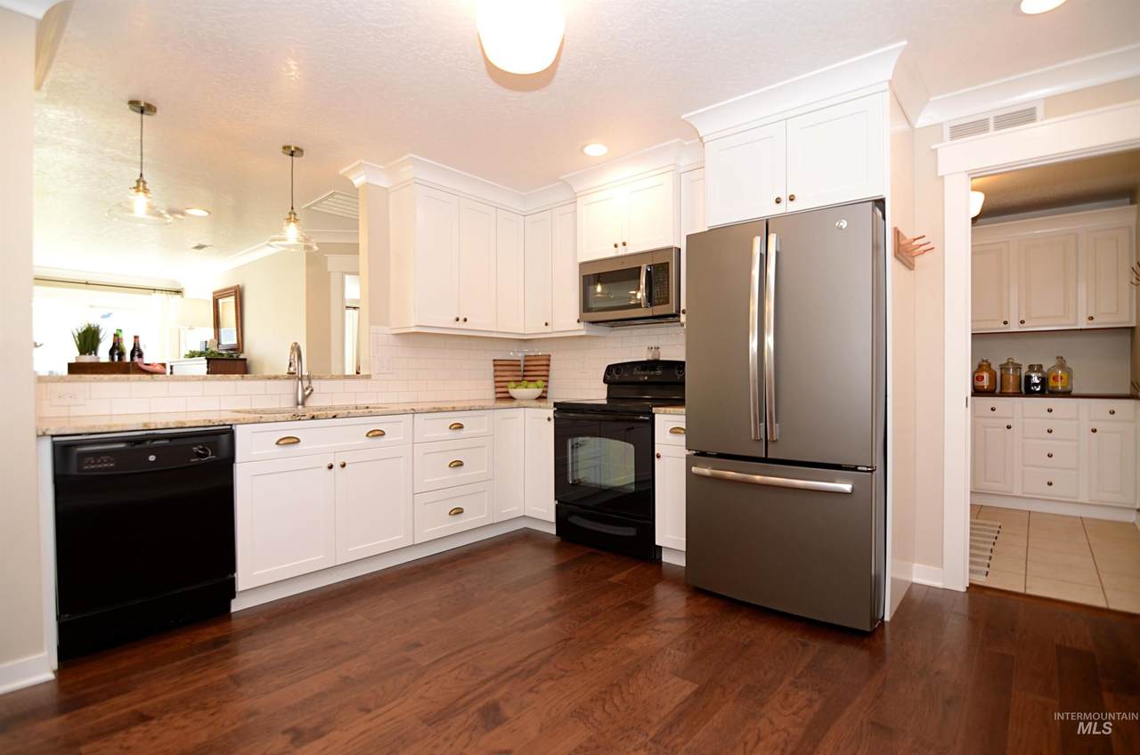 16942 Elsinore Ave - Photo 1